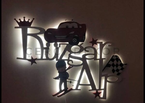 Rüzgar Alp İsme Özel Işıklı Duvar Panosu - Şimşek McQueen ve Yarış Temalı