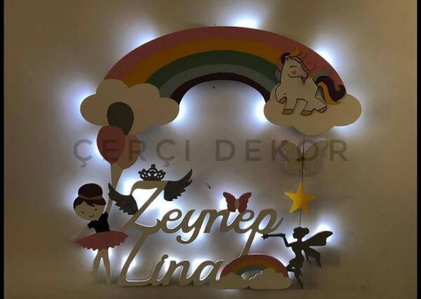 Zeynep Umay Modeli Unicorn ve Kraliçe Taçlı Kişiye Özel Led Işıklı İsimlik